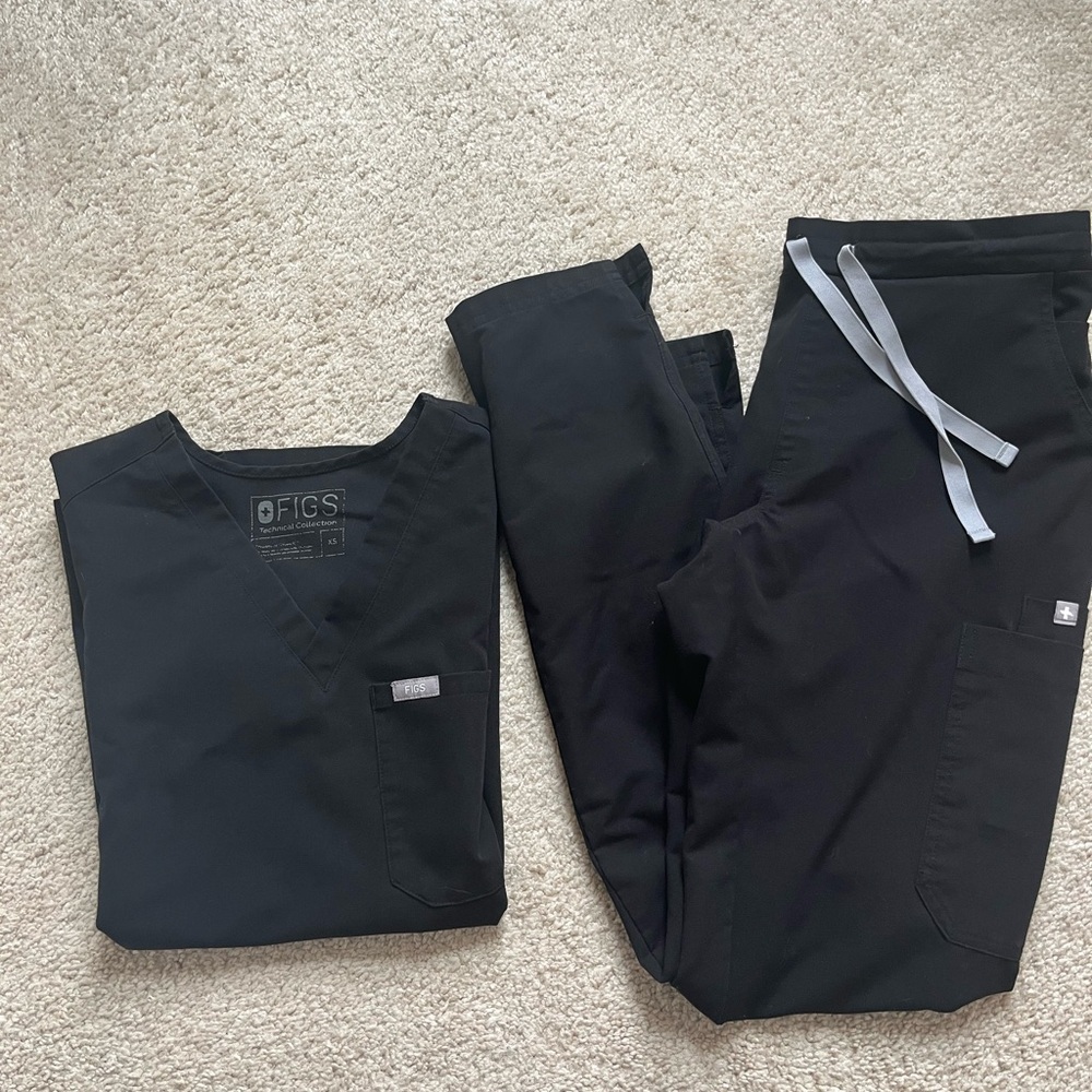Figs Black Scrub Set